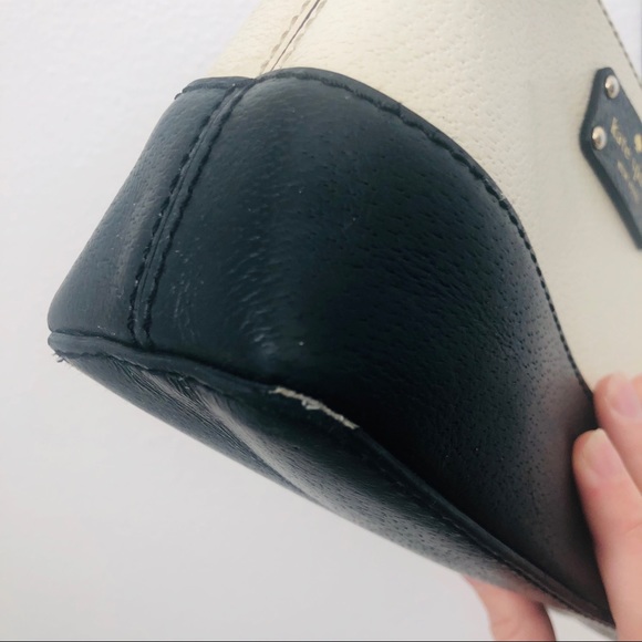 Kate Spade crossbody bag light beige and black - GUC. Silver metal adornments - Picture 5 of 12